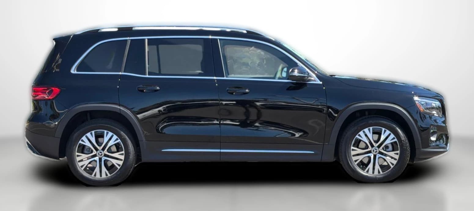 Mercedes-Benz GLB GLB 250 SUV 2026 — side view