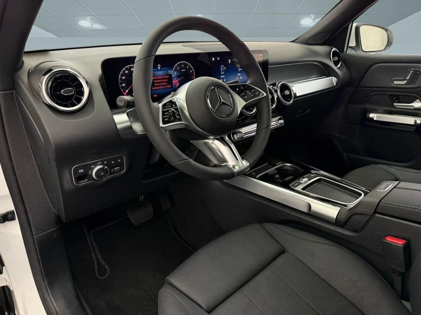 Mercedes-Benz GLB GLB 250 SUV 2026 — side view