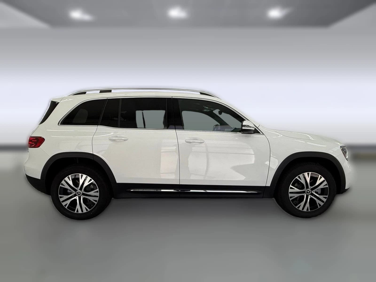 Mercedes-Benz GLB GLB 250 SUV 2026 — side view