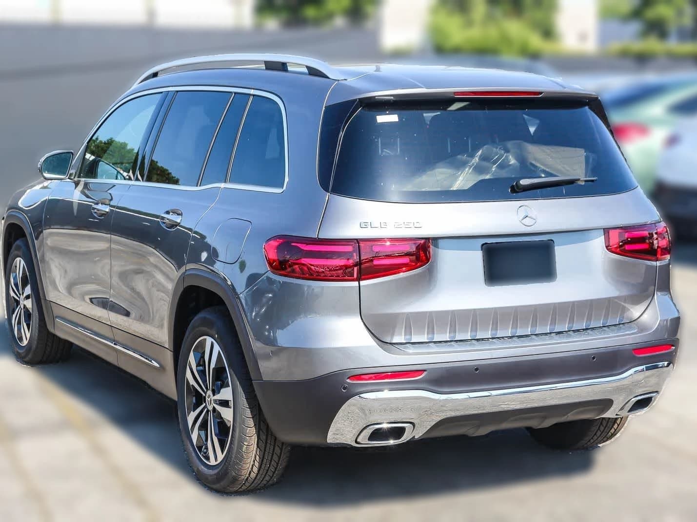 Mercedes-Benz GLB GLB 250 SUV 2026 — side view