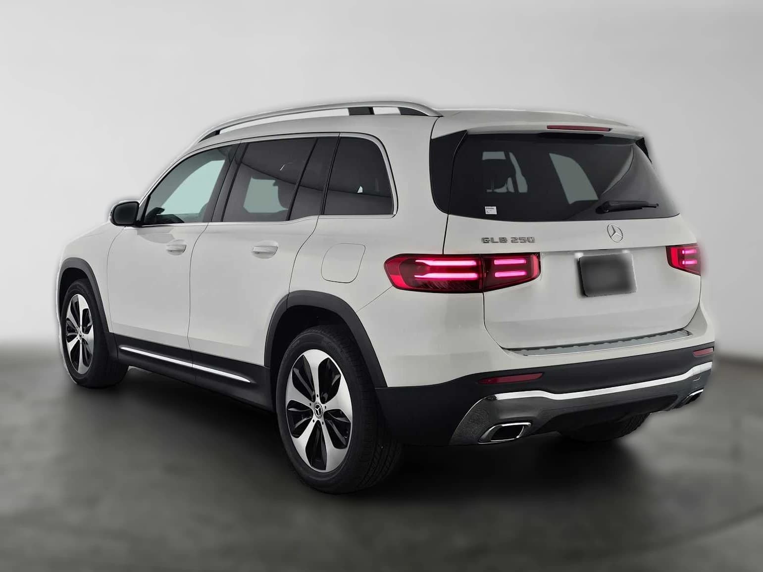 Mercedes-Benz GLB GLB 250 SUV 2026 — side view
