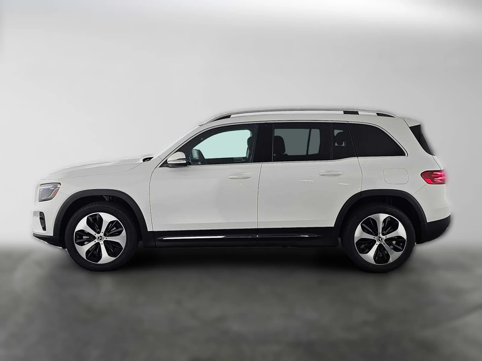 Mercedes-Benz GLB GLB 250 SUV 2026 — side view