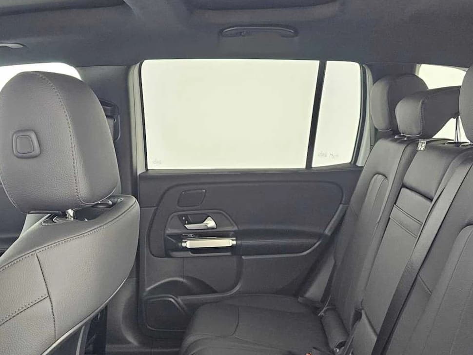 Mercedes-Benz GLB GLB 250 SUV 2026 — side view