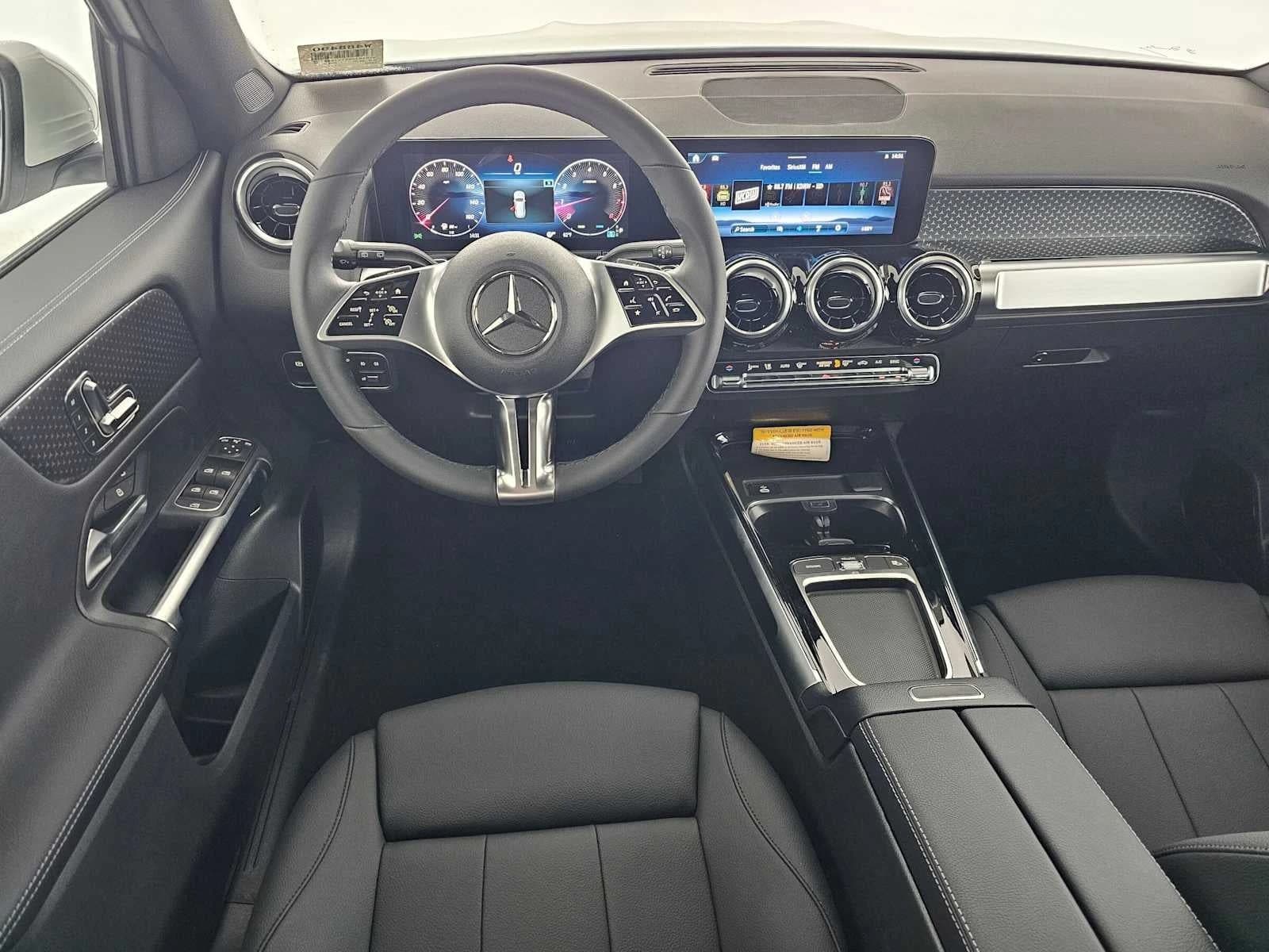 Mercedes-Benz GLB GLB 250 SUV 2026 — side view