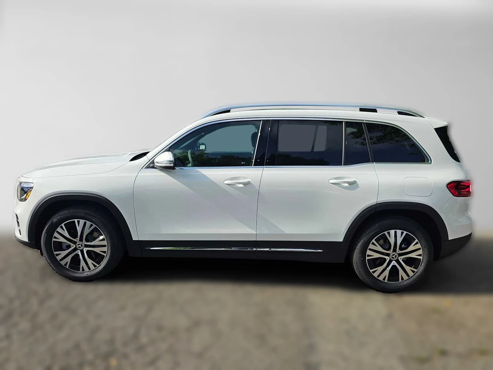 Mercedes-Benz GLB GLB 250 SUV 2026 — side view