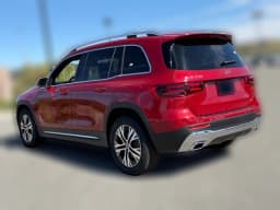 Mercedes-Benz GLB GLB 250 SUV 2026 — side view