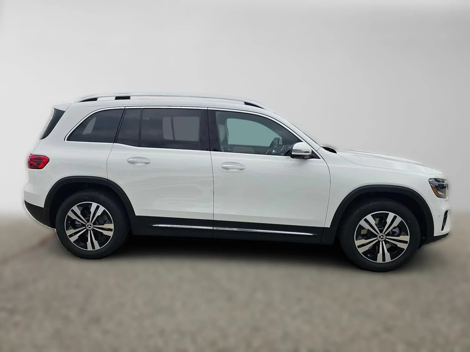 Mercedes-Benz GLB GLB 250 SUV 2026 — side view