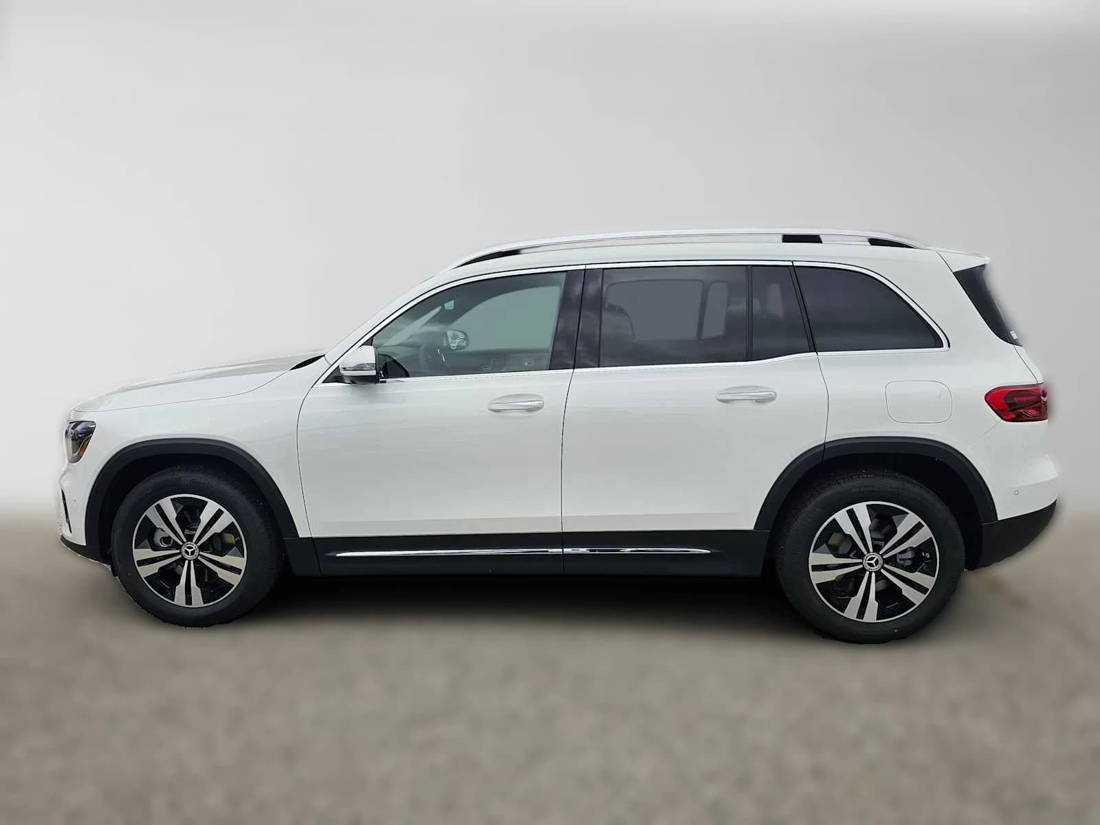 Mercedes-Benz GLB GLB 250 SUV 2026 — side view