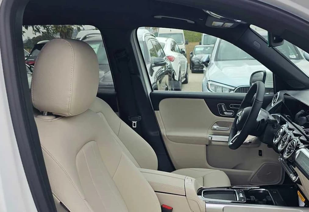 Mercedes-Benz GLB GLB 250 SUV 2026 — side view