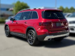 Mercedes-Benz GLB GLB 250 SUV 2026 — side view