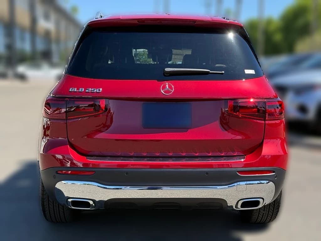 Mercedes-Benz GLB GLB 250 SUV 2026 — side view