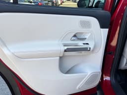 Mercedes-Benz GLB GLB 250 SUV 2026 — side view