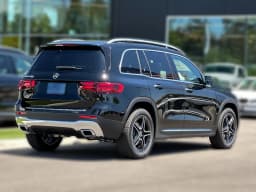 Mercedes-Benz GLB GLB 250 SUV 2026 — side view
