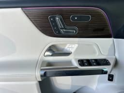 Mercedes-Benz GLB GLB 250 SUV 2026 — side view