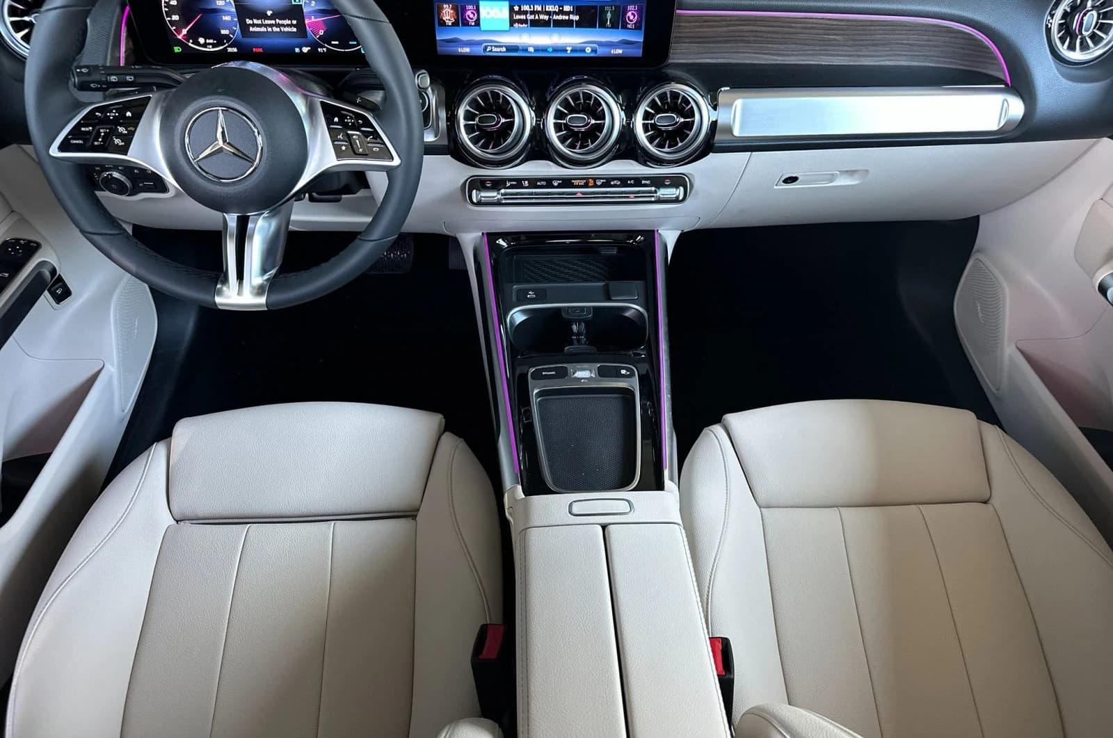 Mercedes-Benz GLB GLB 250 SUV 2026 — side view