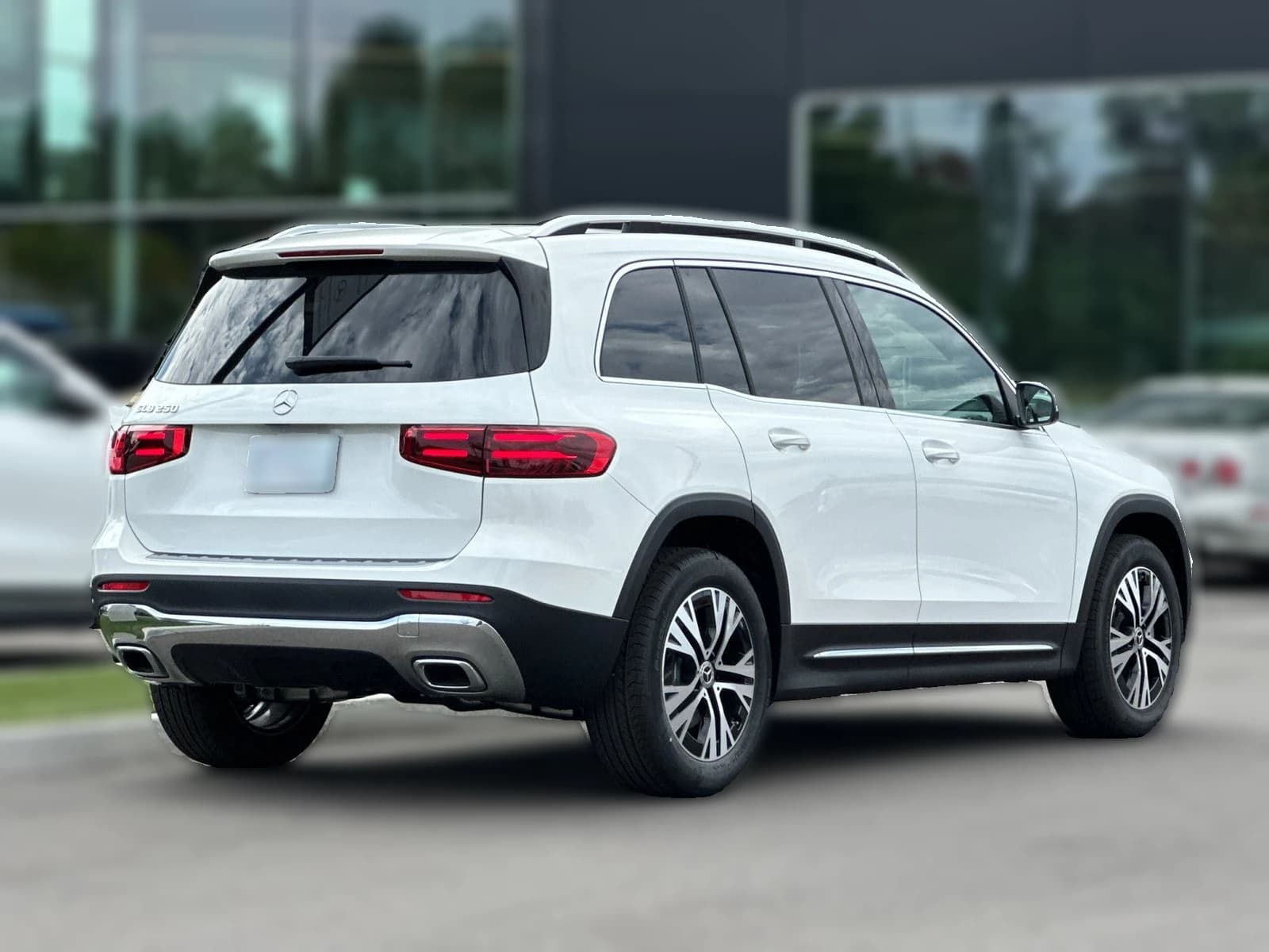 Mercedes-Benz GLB GLB 250 SUV 2026 — side view