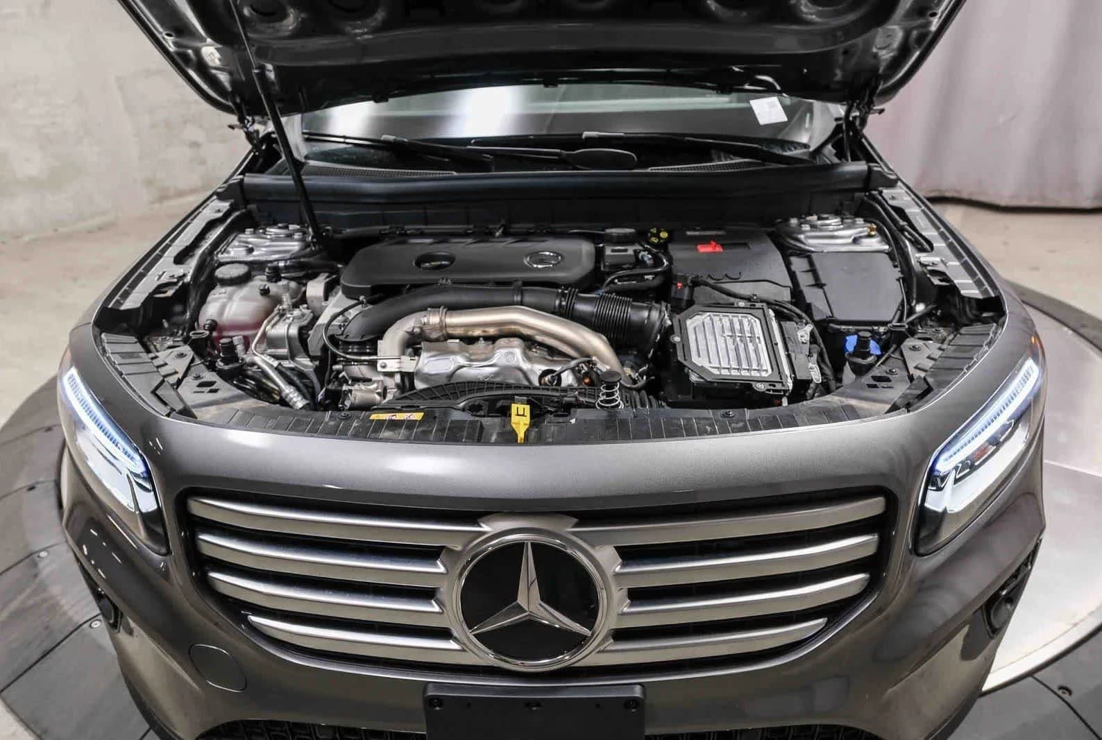 Mercedes-Benz GLB GLB 250 SUV 2026 — side view