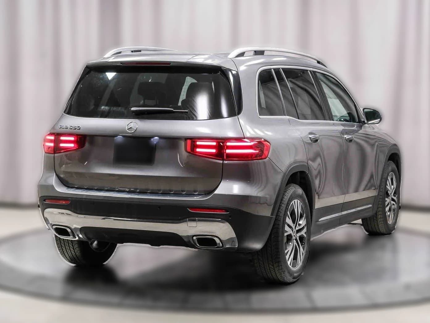 Mercedes-Benz GLB GLB 250 SUV 2026 — side view