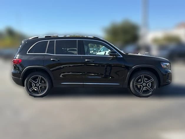 Mercedes-Benz GLB GLB 250 SUV 2026 — side view