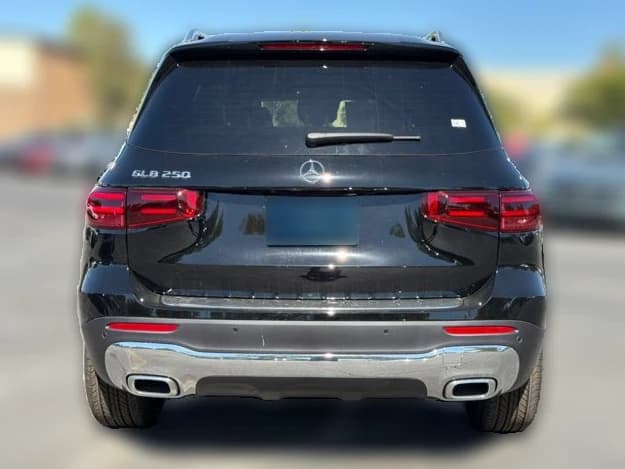 Mercedes-Benz GLB GLB 250 SUV 2026 — side view