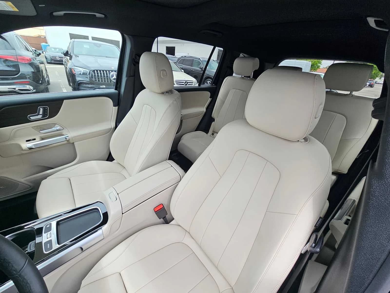 Mercedes-Benz GLB GLB 250 SUV 2026 — side view