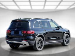Mercedes-Benz GLB GLB 250 SUV 2026 — side view