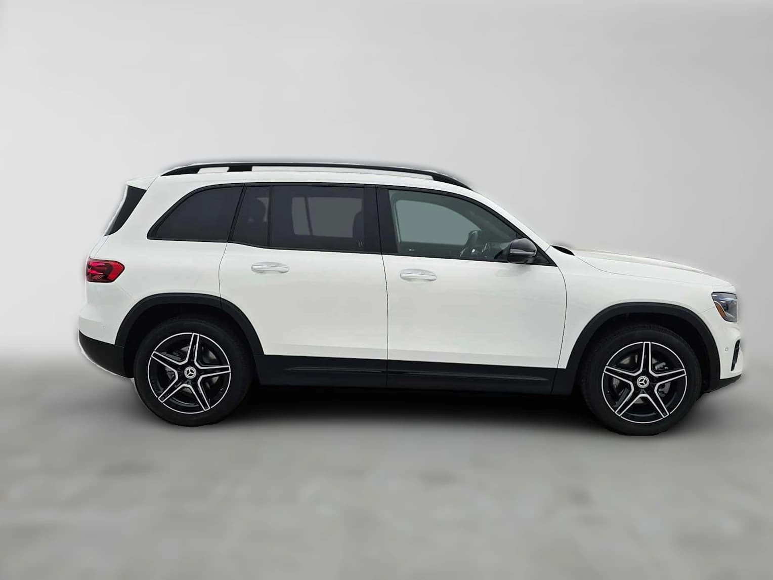 Mercedes-Benz GLB GLB 250 SUV 2026 — side view