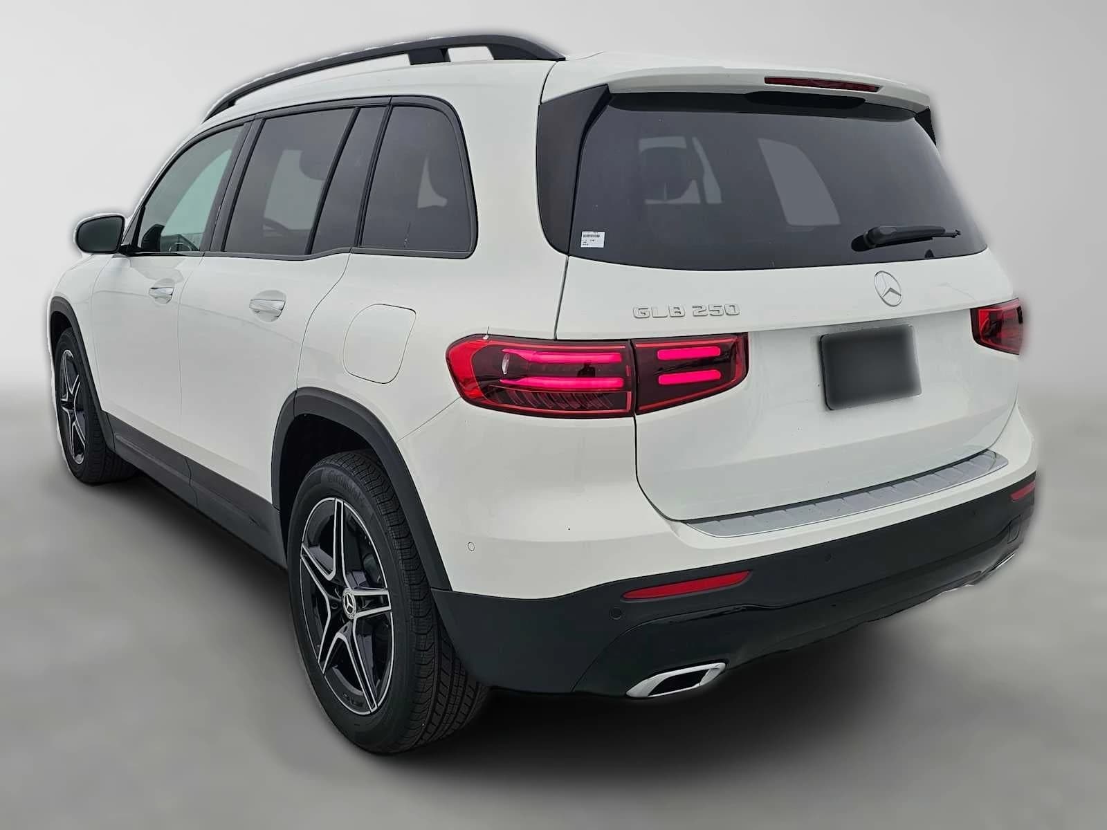 Mercedes-Benz GLB GLB 250 SUV 2026 — side view
