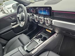 Mercedes-Benz GLB GLB 250 SUV 2026 — side view
