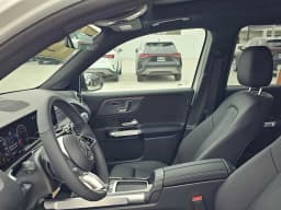 Mercedes-Benz GLB GLB 250 SUV 2026 — side view