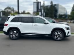 Mercedes-Benz GLB GLB 250 SUV 2026 — side view