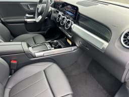 Mercedes-Benz GLB GLB 250 SUV 2026 — side view