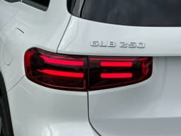 Mercedes-Benz GLB GLB 250 SUV 2026 — side view