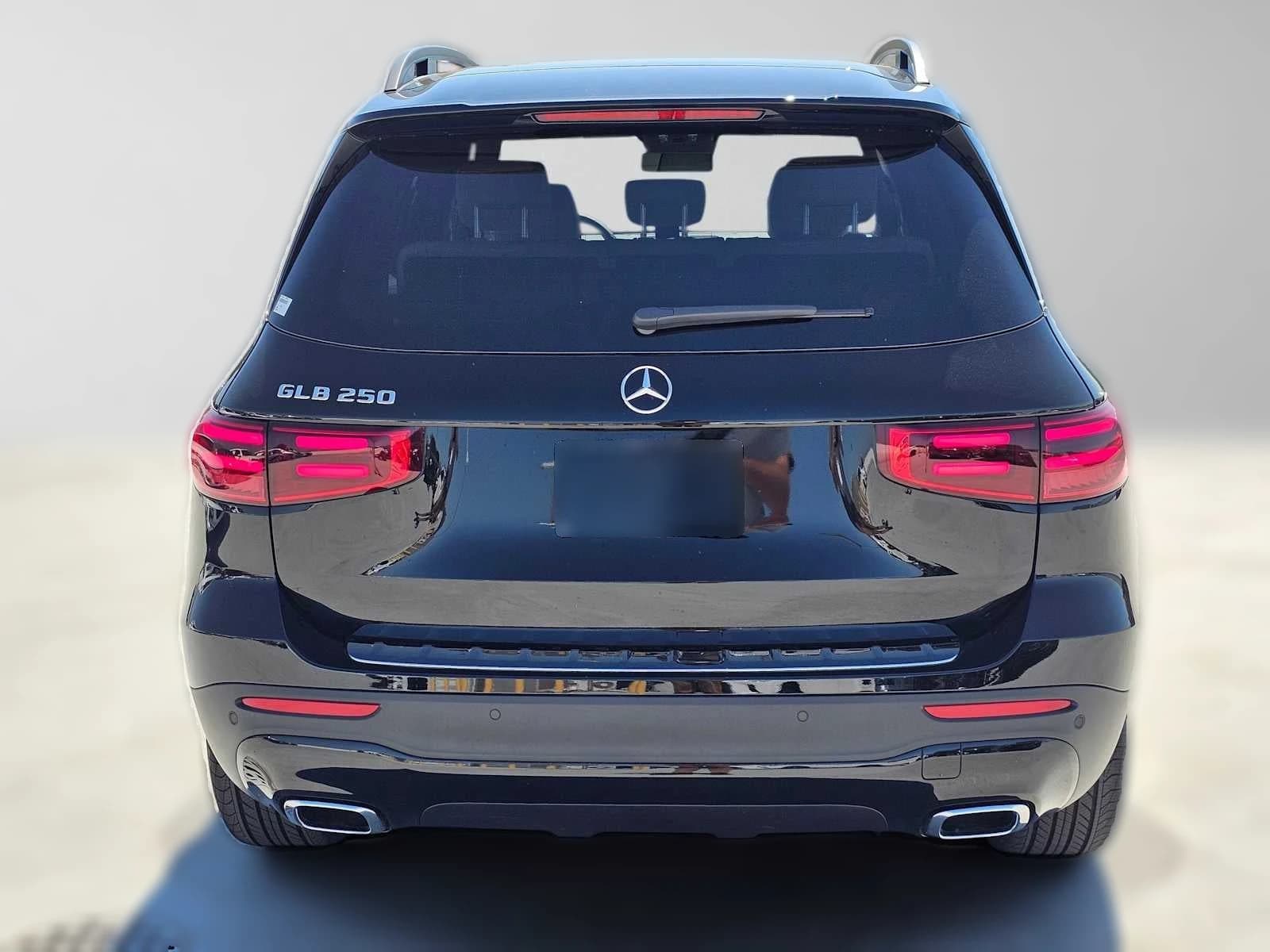 Mercedes-Benz GLB GLB 250 SUV 2026 — side view