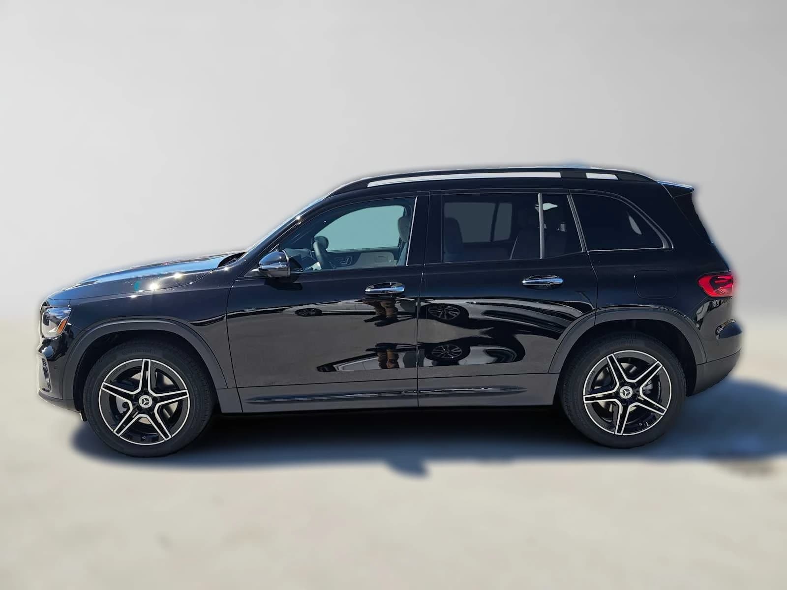 Mercedes-Benz GLB GLB 250 SUV 2026 — side view