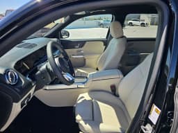 Mercedes-Benz GLB GLB 250 SUV 2026 — side view