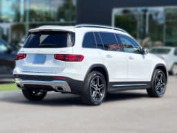 Mercedes-Benz GLB GLB 250 4MATIC SUV 2026 — side view
