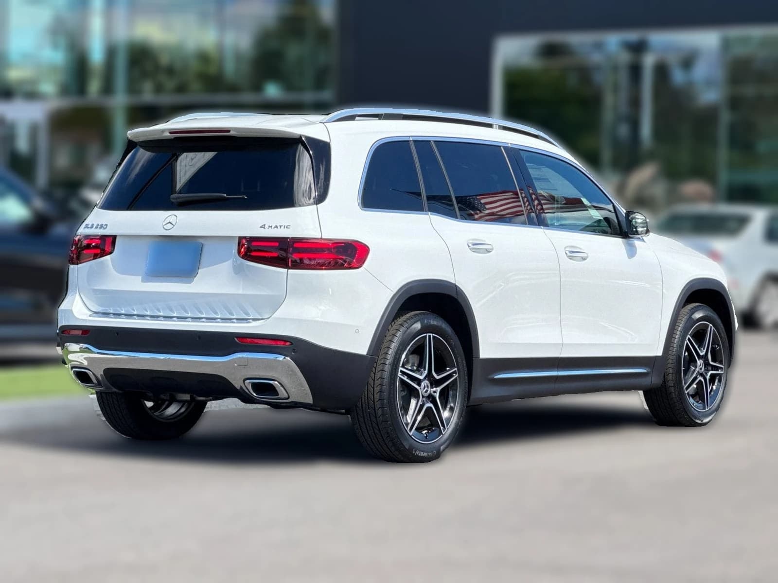 Mercedes-Benz GLB GLB 250 4MATIC SUV 2026 — side view