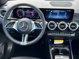 Mercedes-Benz GLB GLB 250 4MATIC SUV 2026 — side view