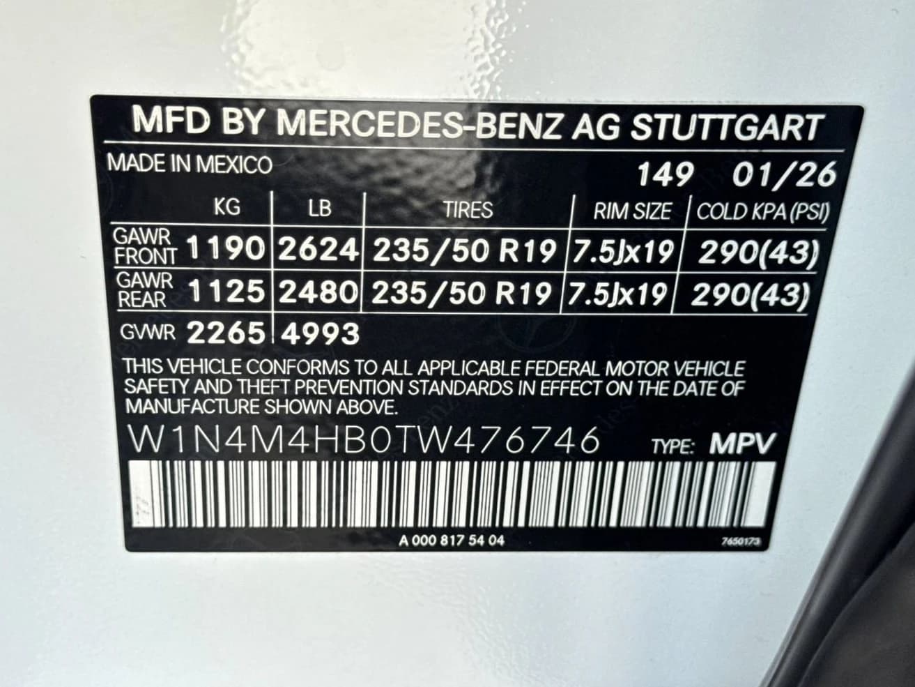 Mercedes-Benz GLB GLB 250 4MATIC SUV 2026 — side view
