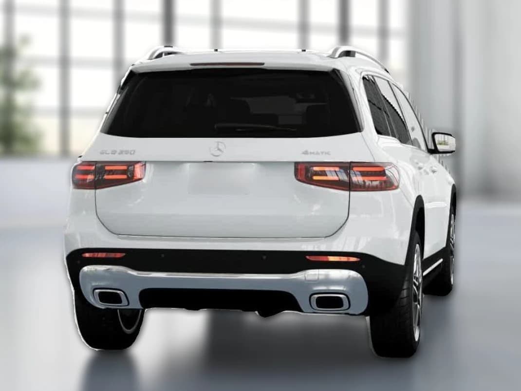 Mercedes-Benz GLB GLB 250 4MATIC SUV 2026 — side view