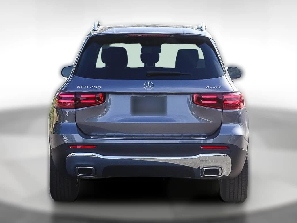 Mercedes-Benz GLB GLB 250 4MATIC SUV 2026 — side view