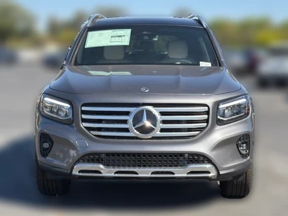 Mercedes-Benz GLB GLB 250 4MATIC SUV 2026 — side view
