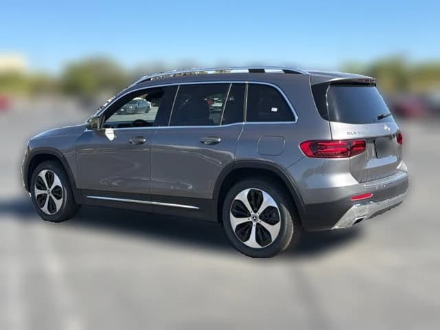 Mercedes-Benz GLB GLB 250 4MATIC SUV 2026 — side view