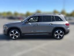 Mercedes-Benz GLB GLB 250 4MATIC SUV 2026 — side view