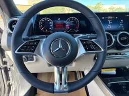 Mercedes-Benz GLB GLB 250 4MATIC SUV 2026 — side view