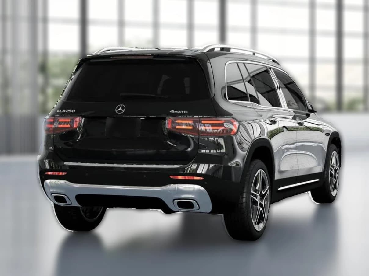 Mercedes-Benz GLB GLB 250 4MATIC SUV 2026 — side view