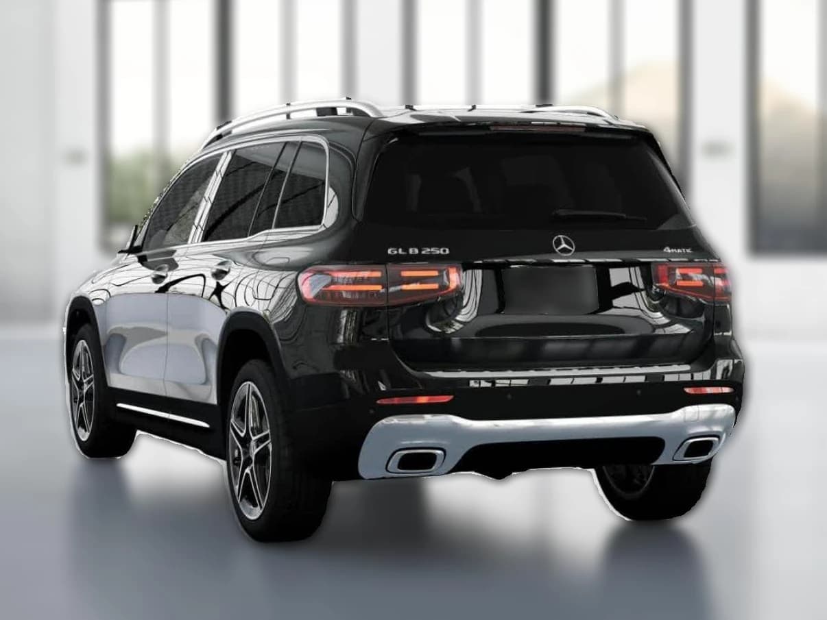 Mercedes-Benz GLB GLB 250 4MATIC SUV 2026 — side view