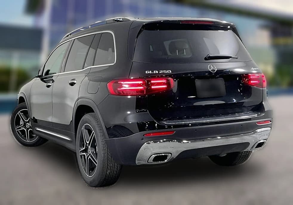 Mercedes-Benz GLB GLB 250 4MATIC SUV 2026 — side view