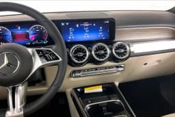 Mercedes-Benz GLB GLB 250 4MATIC SUV 2026 — side view